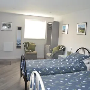 https://greenfield-studio.cardiffhotelswales.com